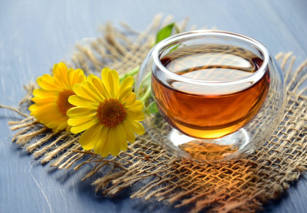 How to make a honey face pack for a healthy skin?